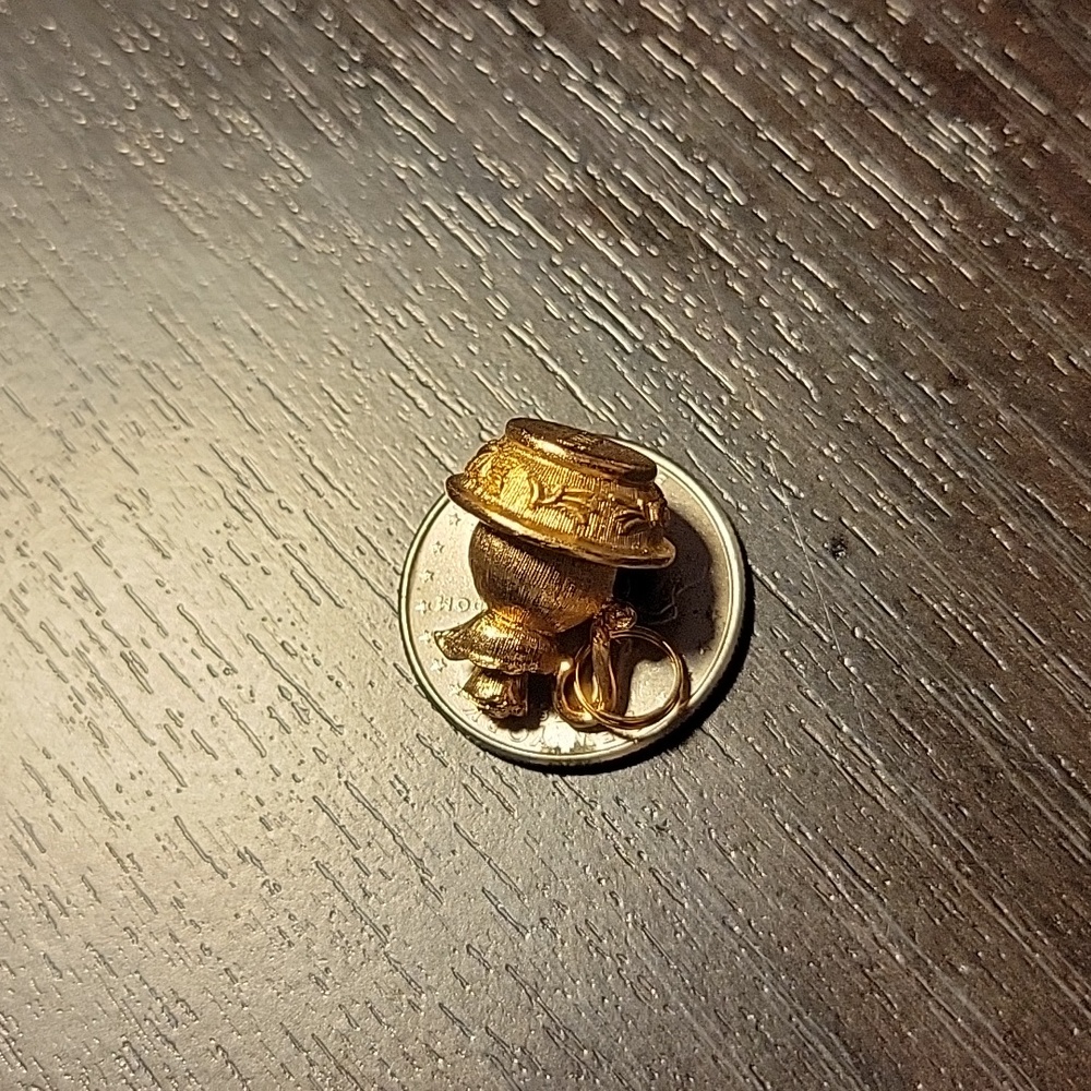 Vintage Avon Charm 14k - Picture 4 of 9